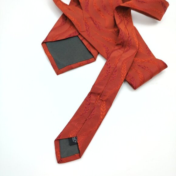 Barneys New York Red Textured Silk Tie Made in Italy Curly Lines Leaves - Picture 5 of 7